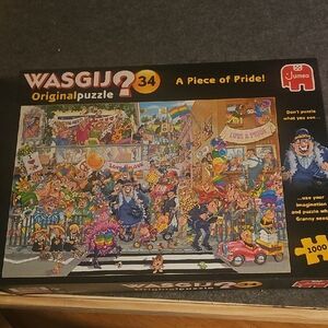 Wasgij Original Puzzle 34 - Colorful Mystery